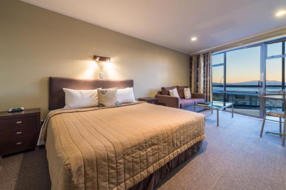 Taupo lake view accommodation