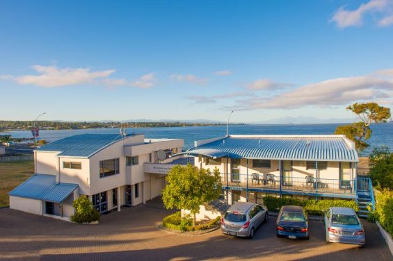 Premium Spa Studio with Lake View
